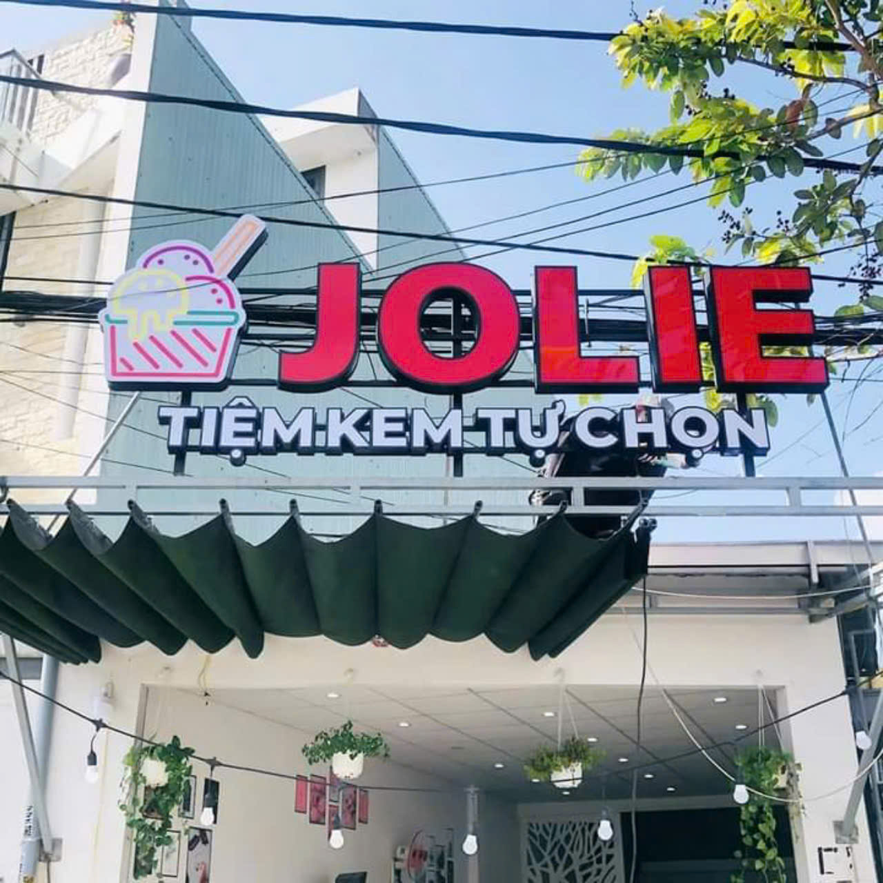 biển quảng cáo chữ nổi