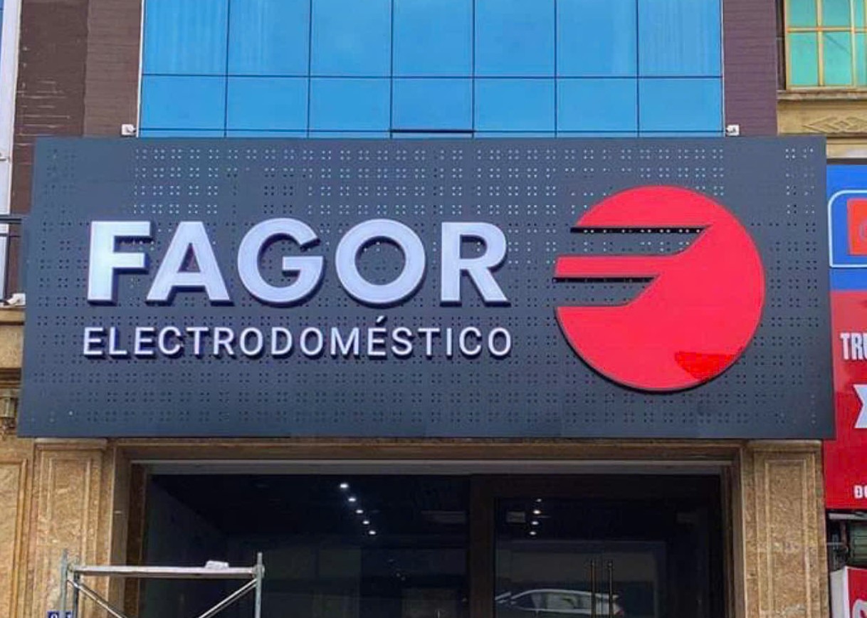 làm biển quảng cáo