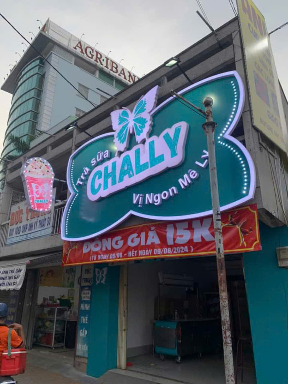 làm biển quảng cáo