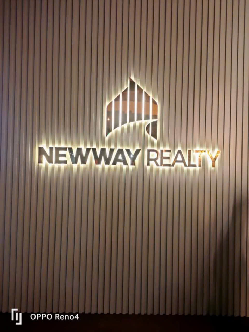 Logo-Backdrop-Van-Phong