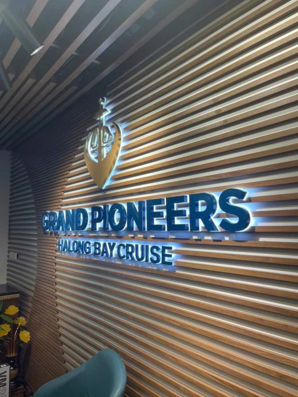 Logo-Backdrop-Van-Phong-24